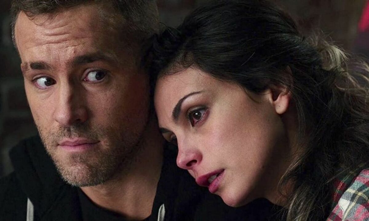 Morena Baccarin Comments on Possible Return to 'Deadpool 3' Sequel -  Designer Women